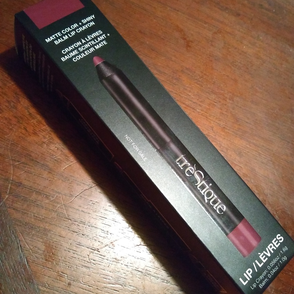 Trestique matte color + shiny balm lip crayon